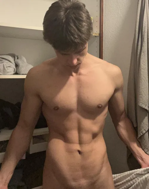 (20)Wanna taste my abs?