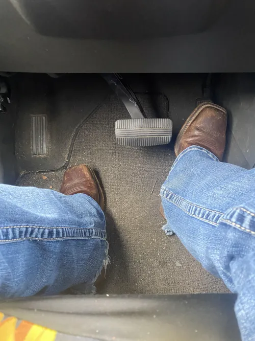 Another day off just, living 🥰 puppy cuddles, park time and home grilled burgers. Icing on the cake would be for you to lick the bottom of my boots clean