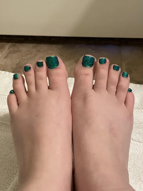 Been sick, I’m back! Beautiful green ✨🌿☘️🍀 Let me know what other colors you would like to see 💚 Size 10.5 feet, [OC]