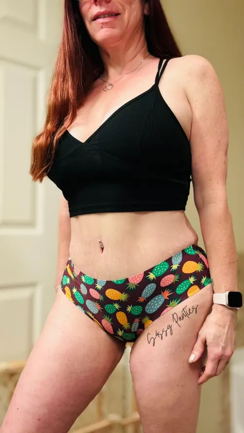 Buy any pair of panties between now and March 31, get a free no show thong or a g-string. Always fet friendly. [selling][usa] Fit. Nerdy. Pervy. Witty. Hilarious. Genuine. Forty-ish. Sassy. Redhead. See my menu. $30