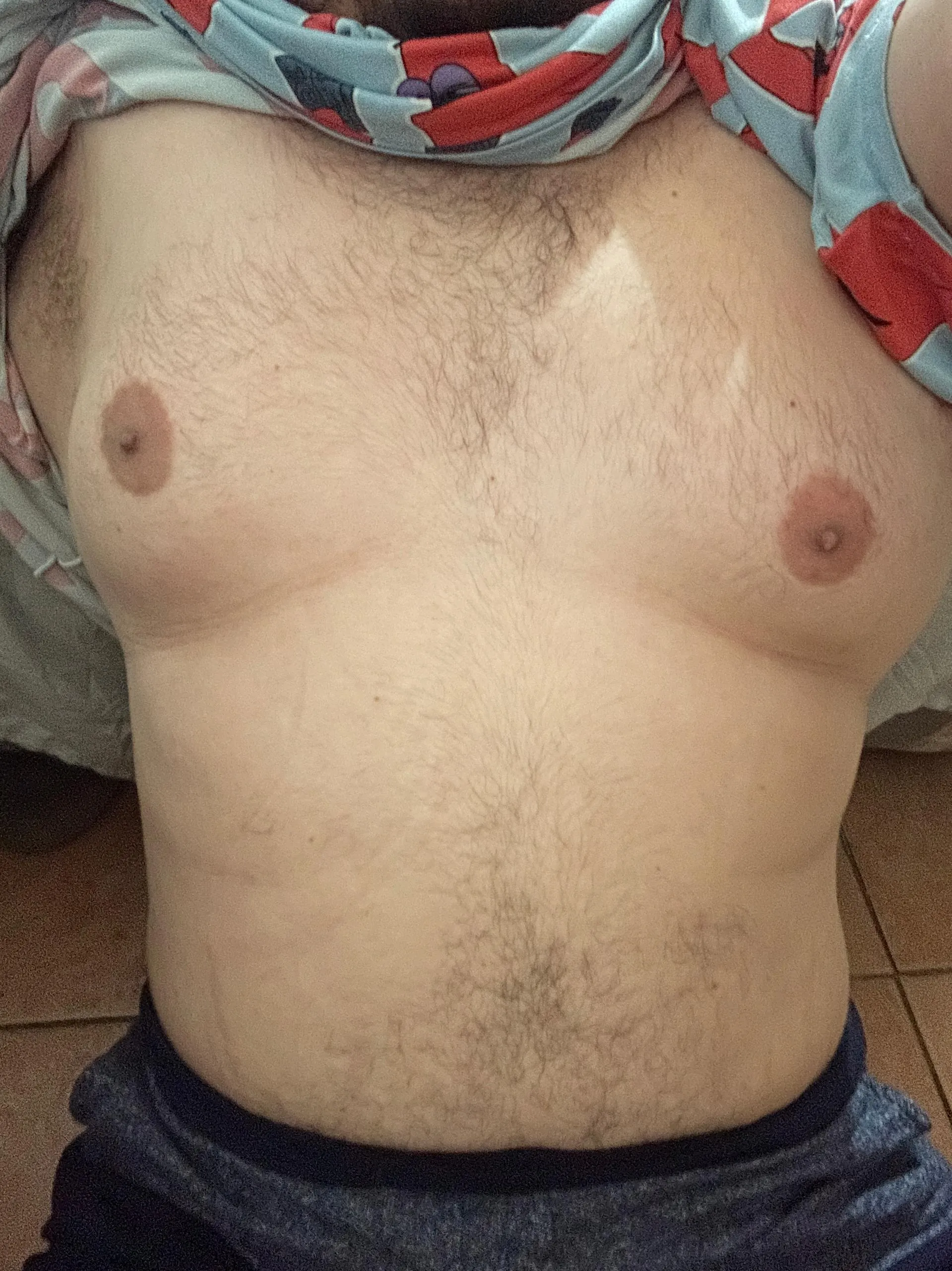 Comment if you want to lick my nipples 😏