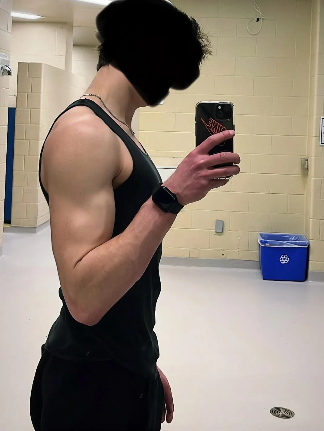 FIT HUNG MALE IN BARRIE TONIGHT! Please read the ad.