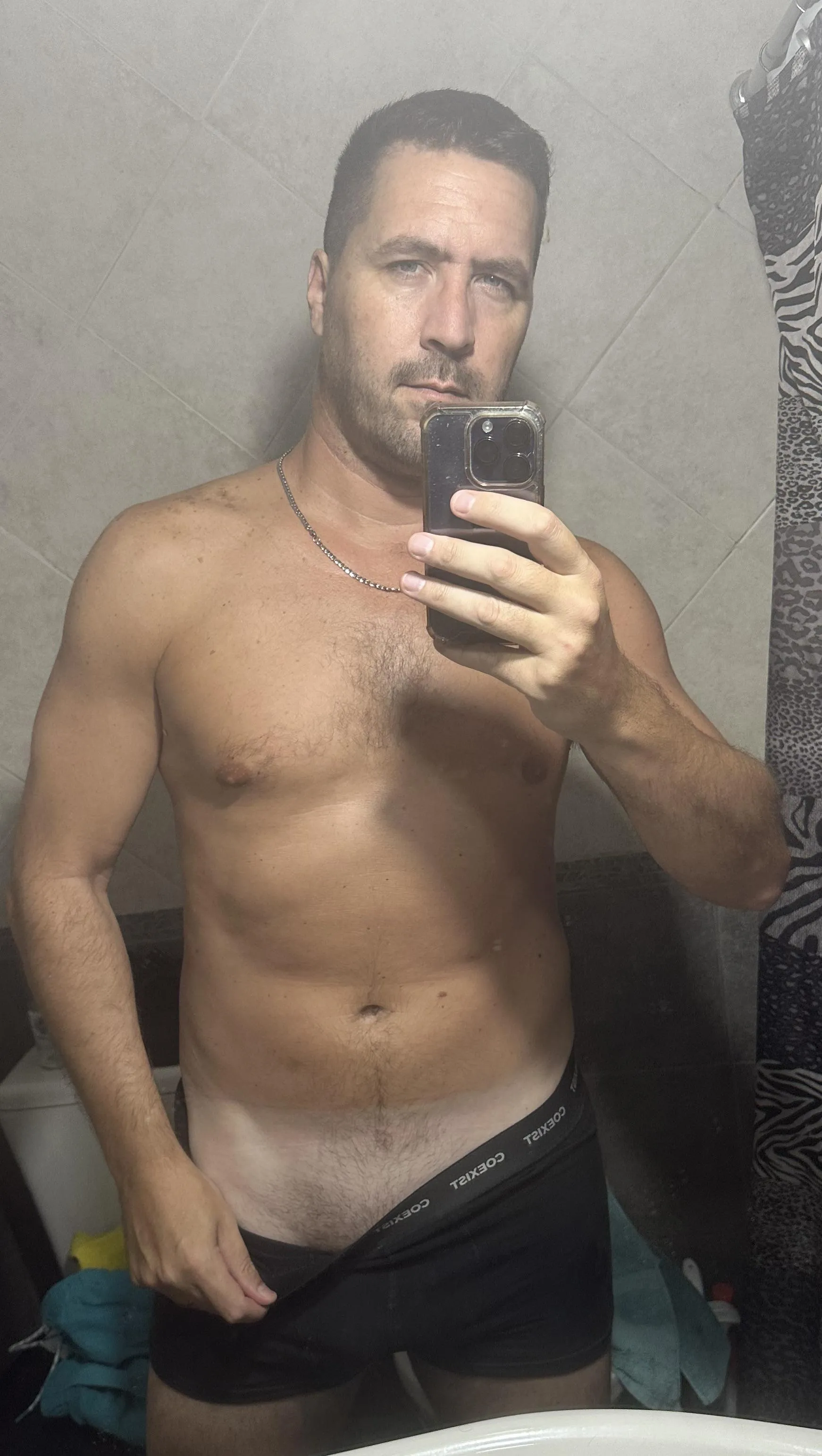 Me gusta el negro y a Uds?