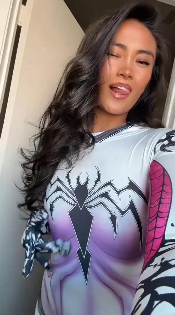 Spiderwoman cosplay from Spiderman (sunshine)
