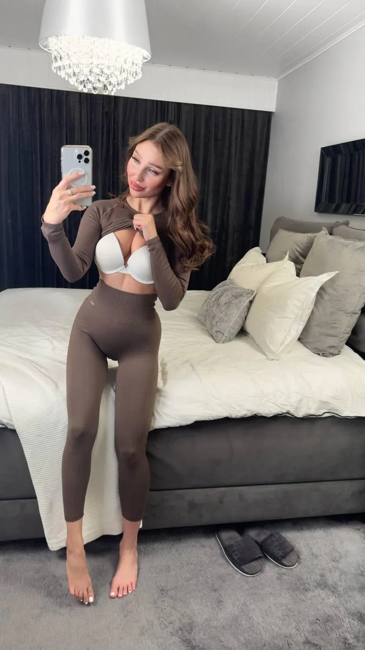 Voisin olla sun iltapala 🥵