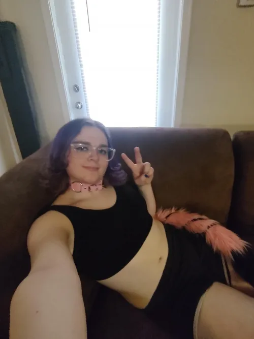 (19 tF4F) looking for women in the area who would like to have some fun, especially any dominant women.