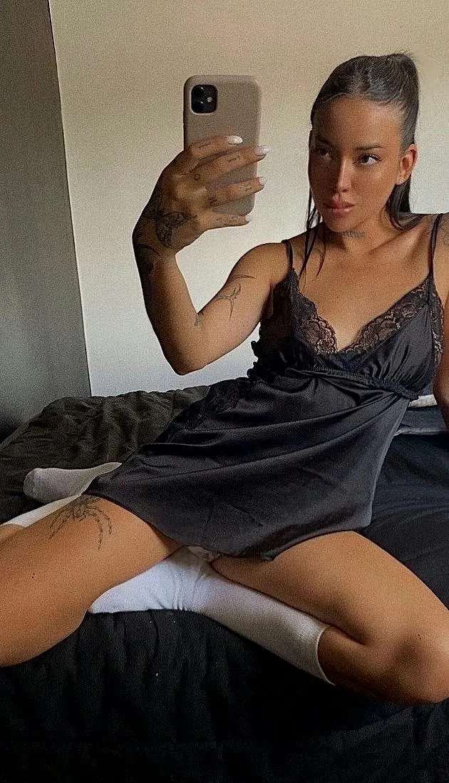 20F Maine do you like to play while the lingerie stays on?