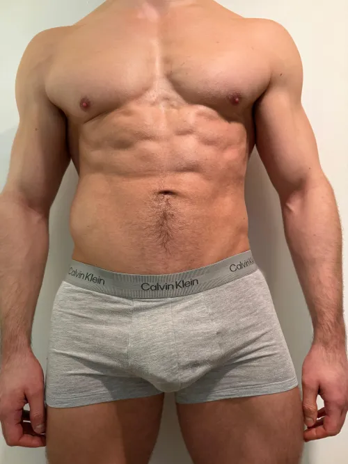 (23) love showing off