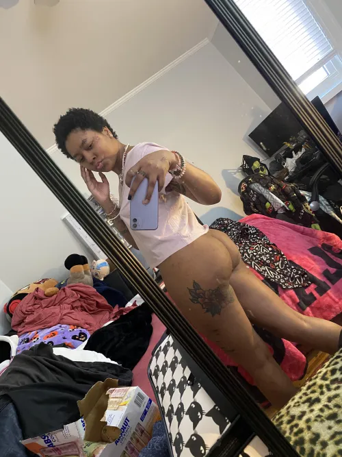 27 F T1D, Autism, BPD, Mh Issues My ass SITS nicely .  See what I did there !