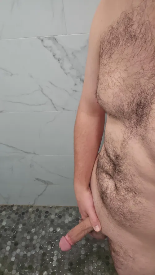 28 m4f about to shower... I need someone here down on their knees