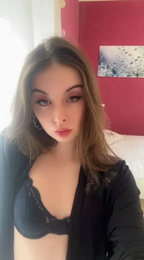 Are you ready to play with my sexy body