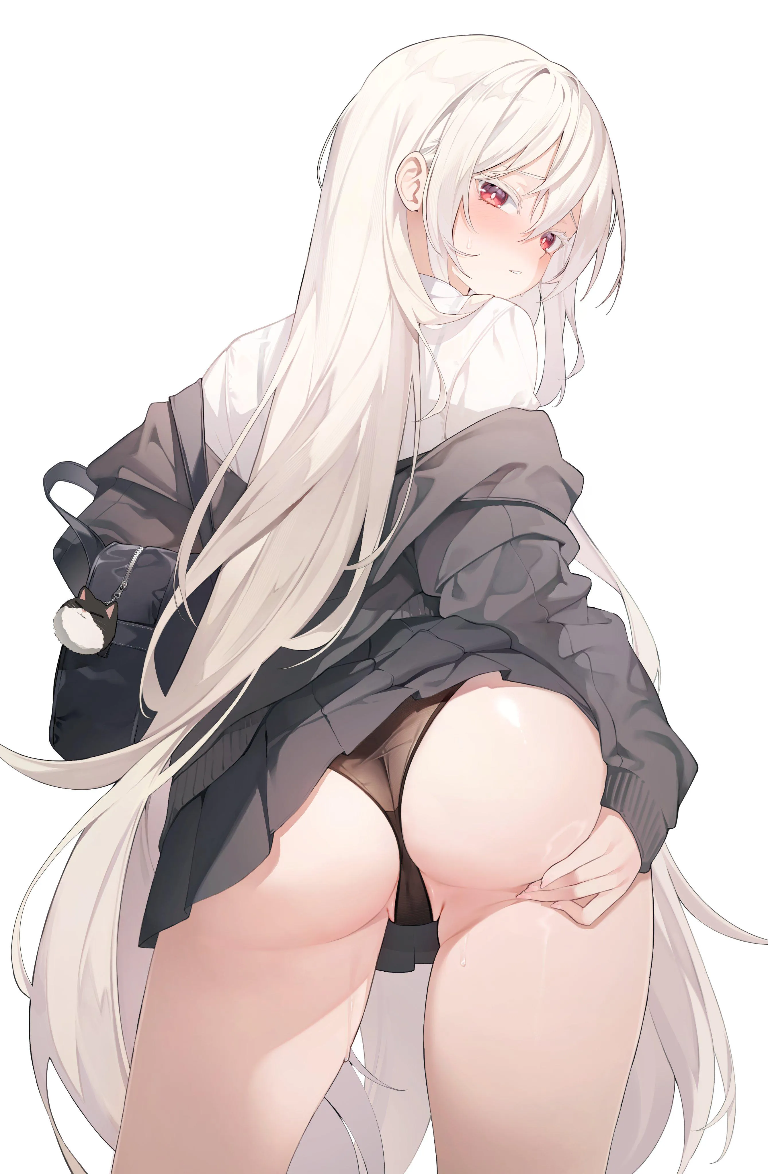 Beauty showing her ass and thighs