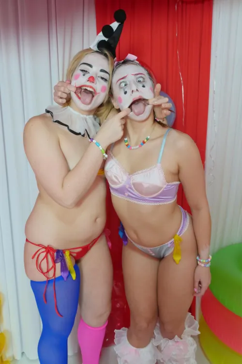 Clown whores