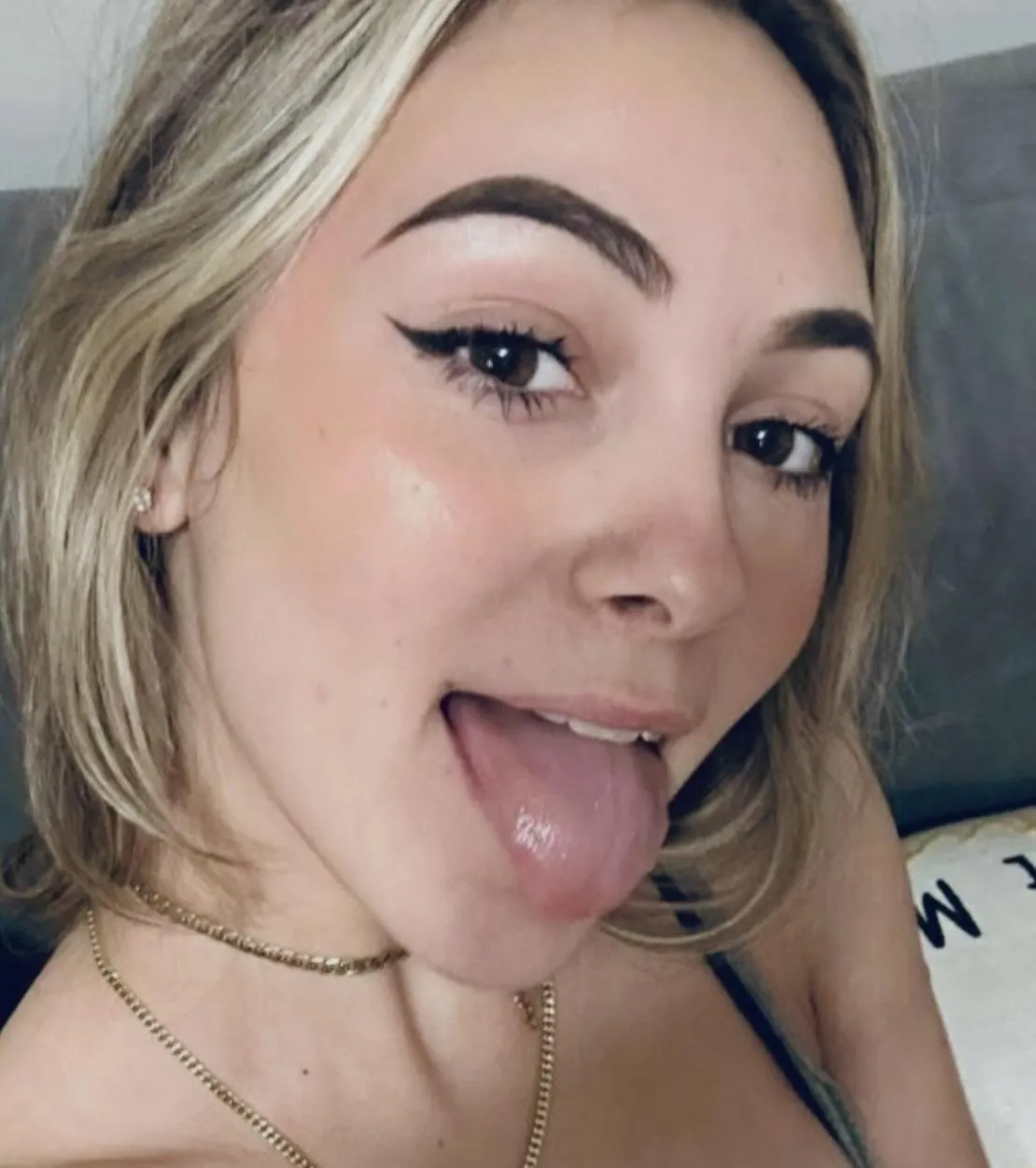 f20 dm me for the menu!