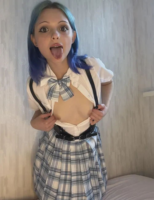 I look really cute in this cute college girl outfit