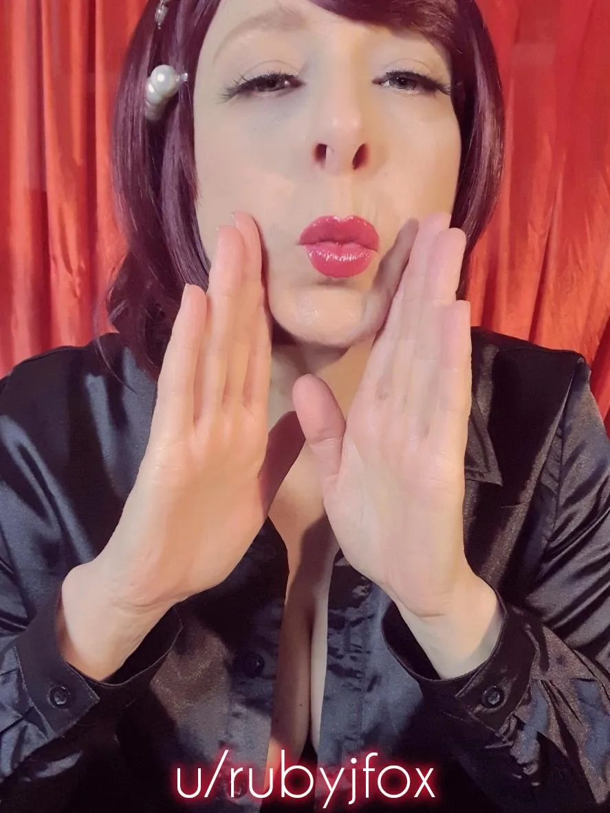 I love blowing kisses 💋