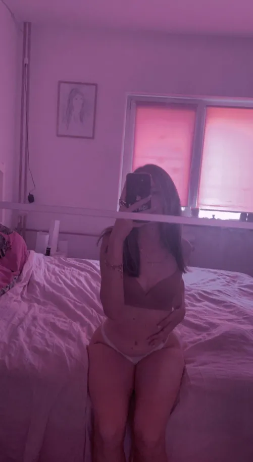 Let me empty your balls and make you happy 😊