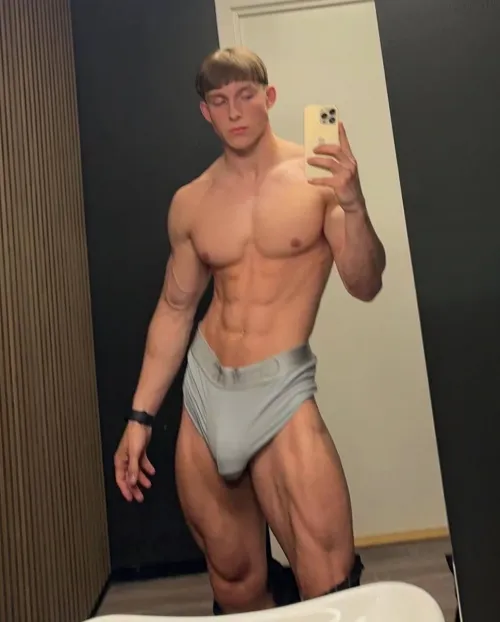 Look at that sexy boy...