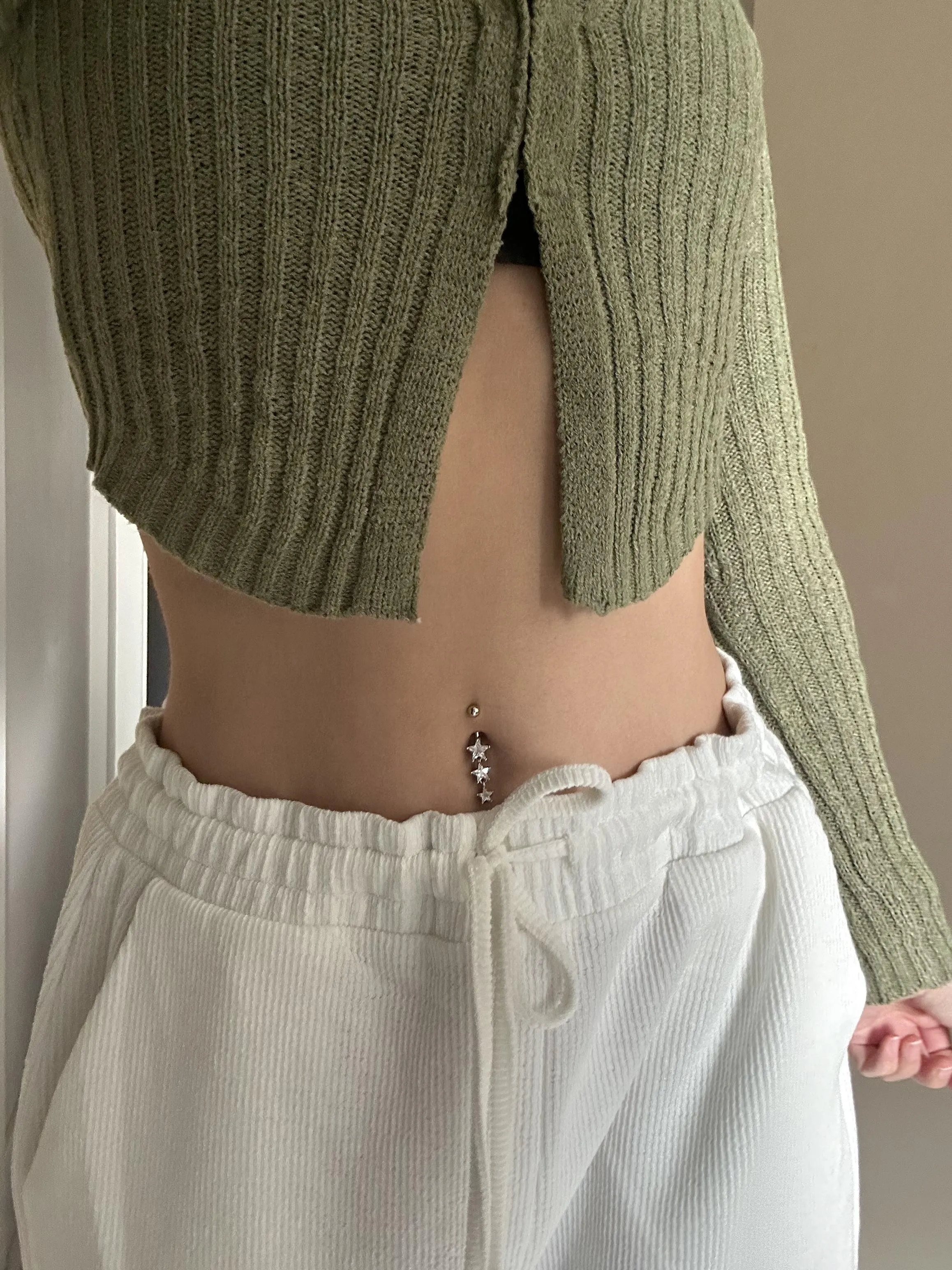 my tummy looks so kissable in this pic