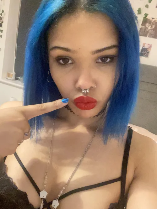 red 💋 give mommy a kiss