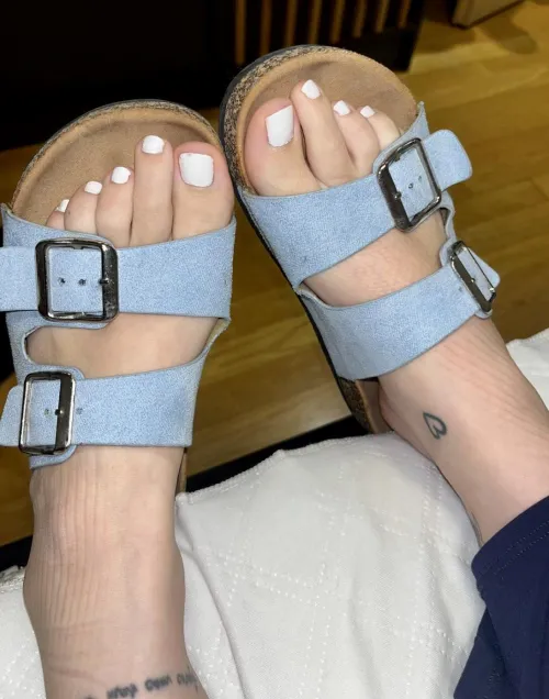 Smell my sweaty feet when I remove my sandals