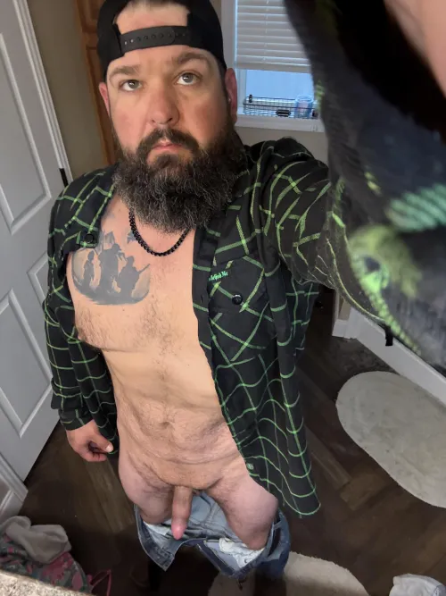 Snuck over to the neighbors today while he was at work 😈