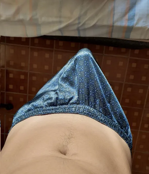 Sup bros. Any dudes wanna nut in basketball shorts with me. Pm me I got snap