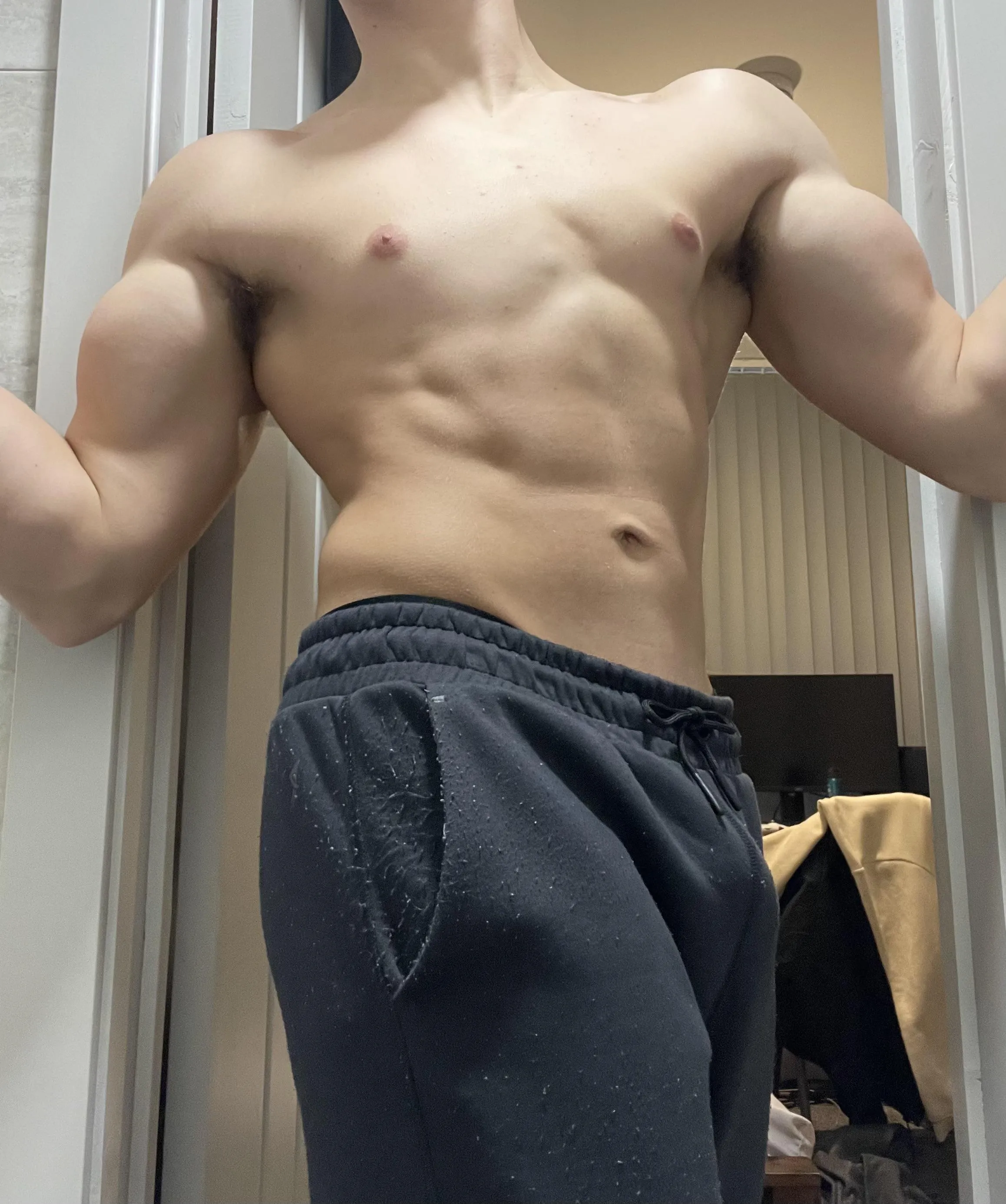 21 [M4F] Top 20% onlyfans male looking for potential collabs in the uk, don’t be shy, hmu x