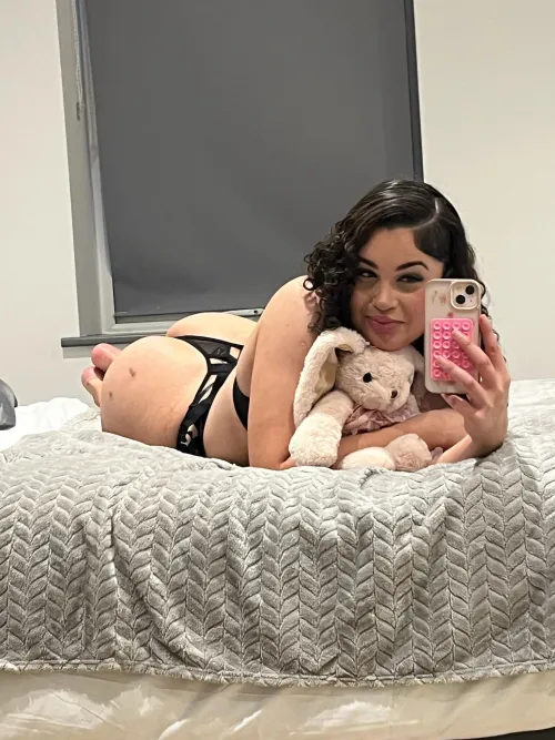 Are there white guys here who love asian teens?