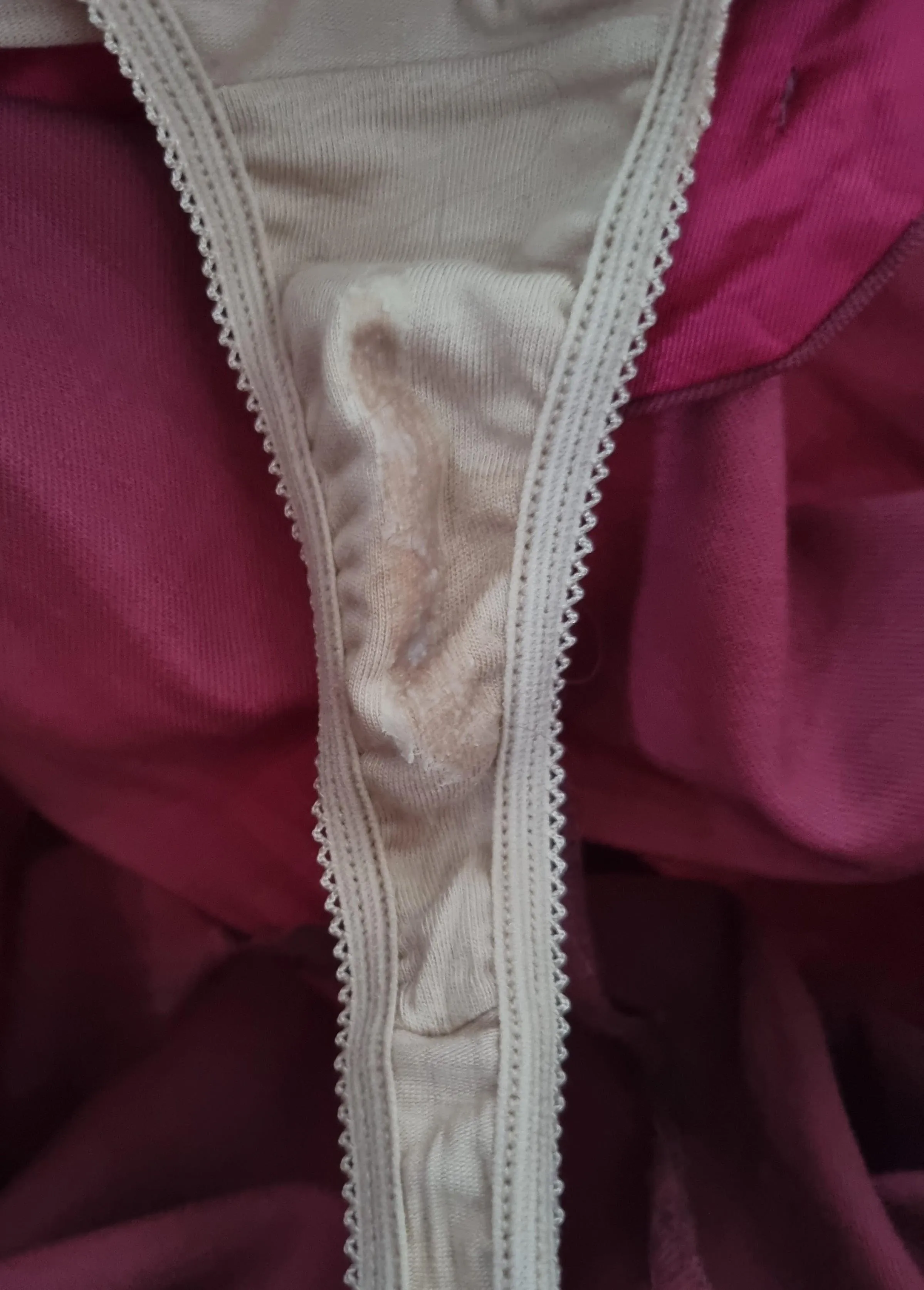 Dare to look closer 💦