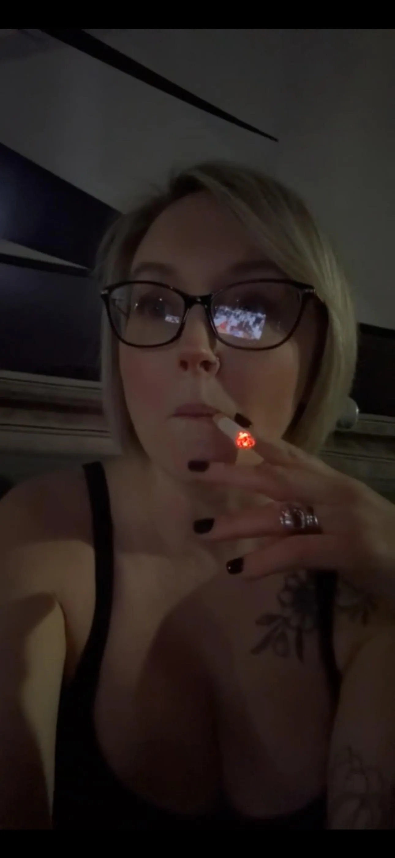 Drink and cig in the hot tub!