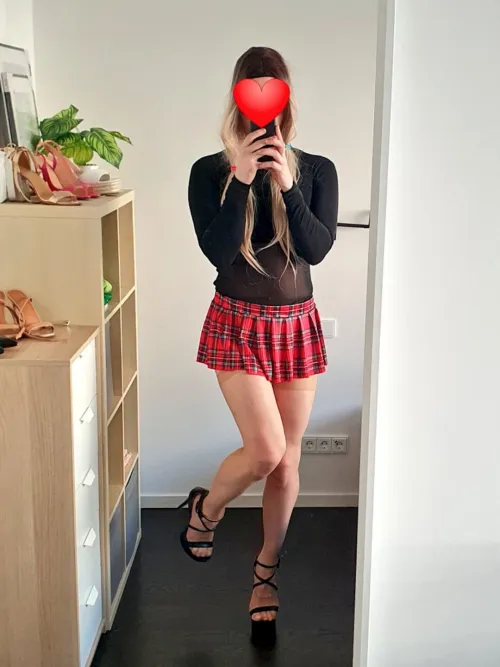 Ich brauch wirklich jmd der mir zeigt was für eine sissy ich bin🙈