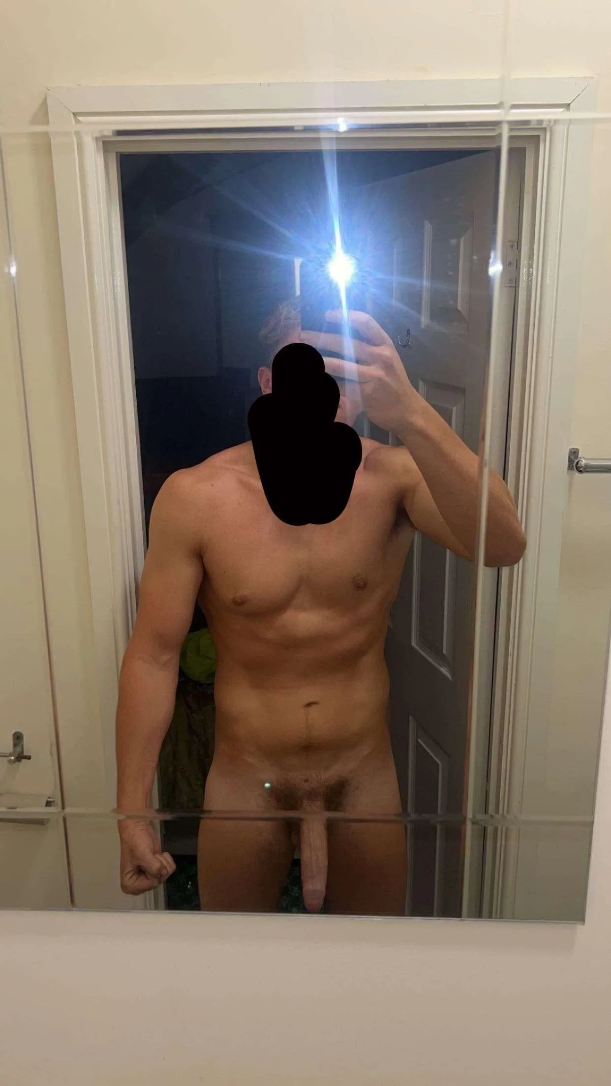 James_hunter19 Stoke area hmu looking for meets 19m