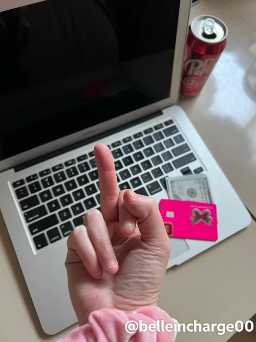 Peaceful moment, powerful urge to take. You don’t need to think, puppy just feel how right it is to give. Let Princess drain you fully, until there’s nothing left.👑