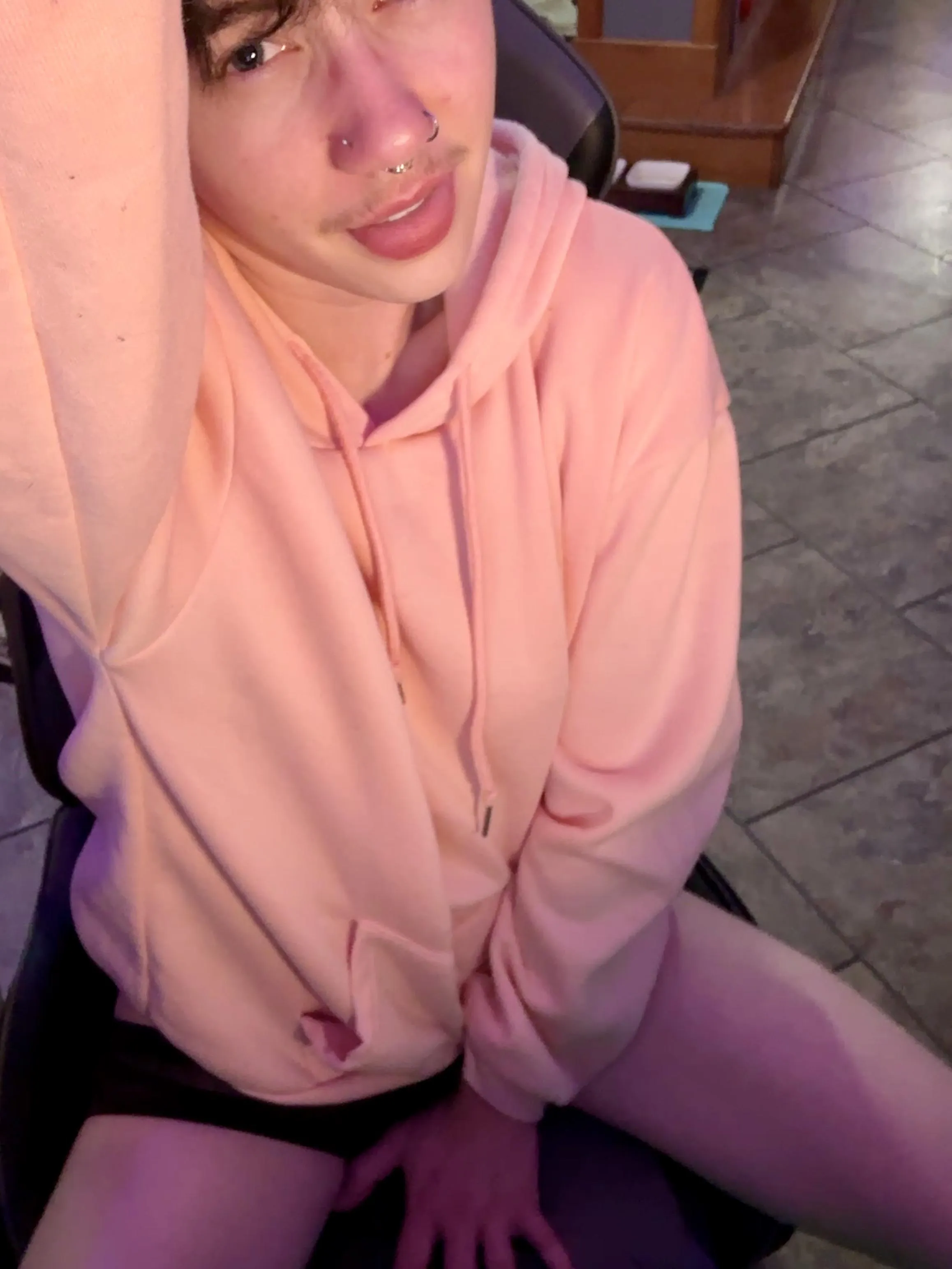 Wanna cuddle up? 🥰