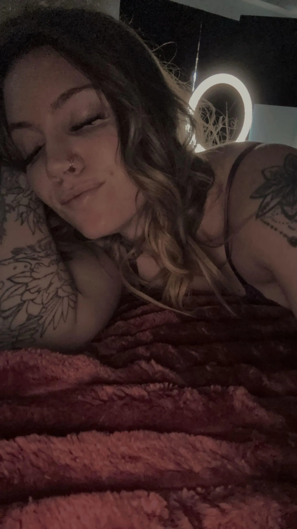 Wanna get naughty with a slutty