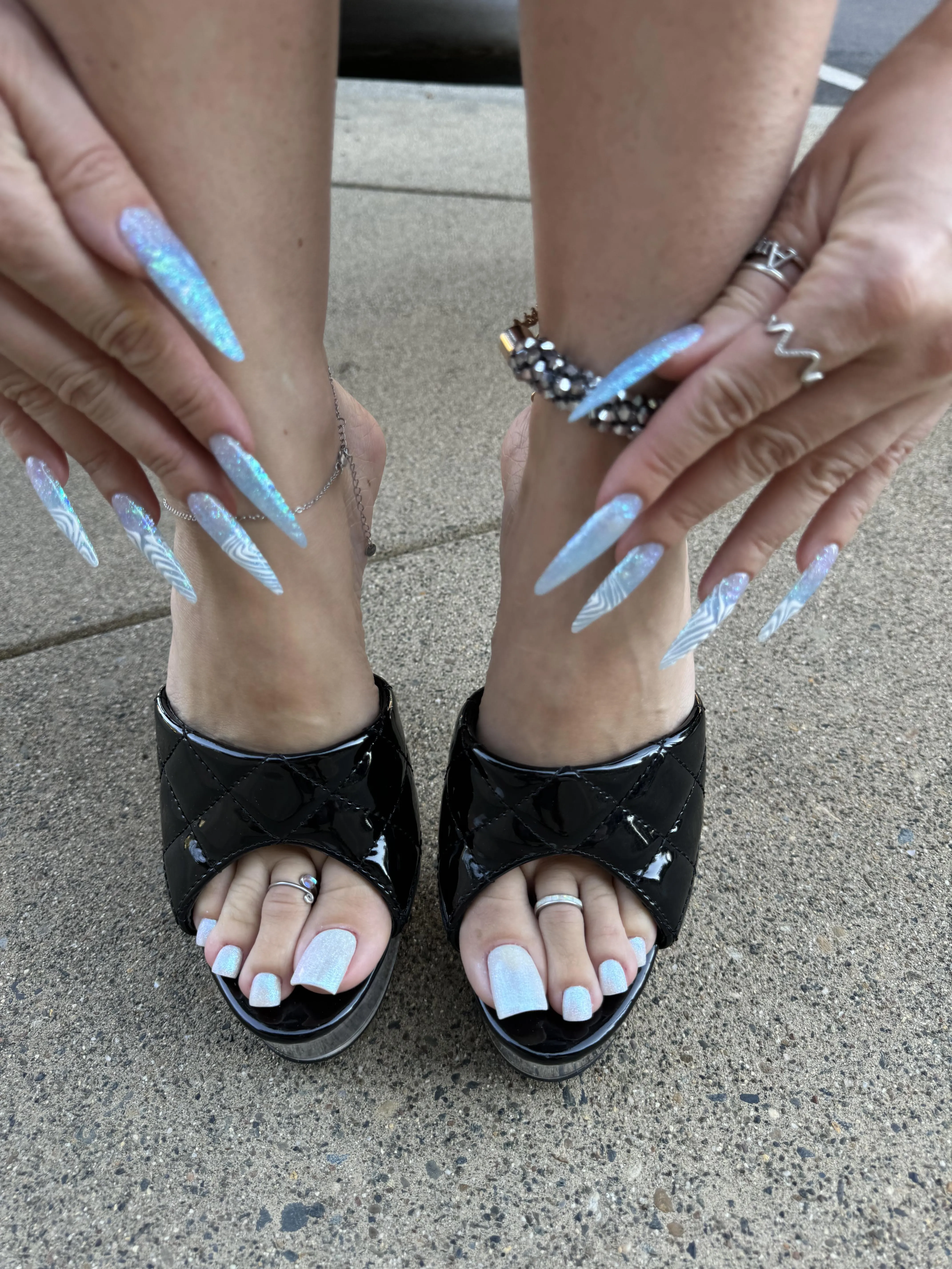 Would you like to see more of my nails? 😍