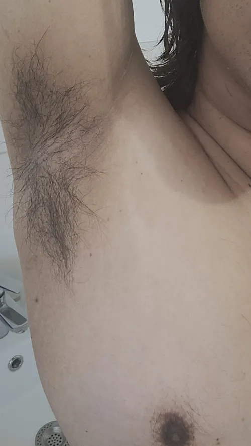 As Asian, my armpit hair is so rare to grow. Even after 4 month unshaved..