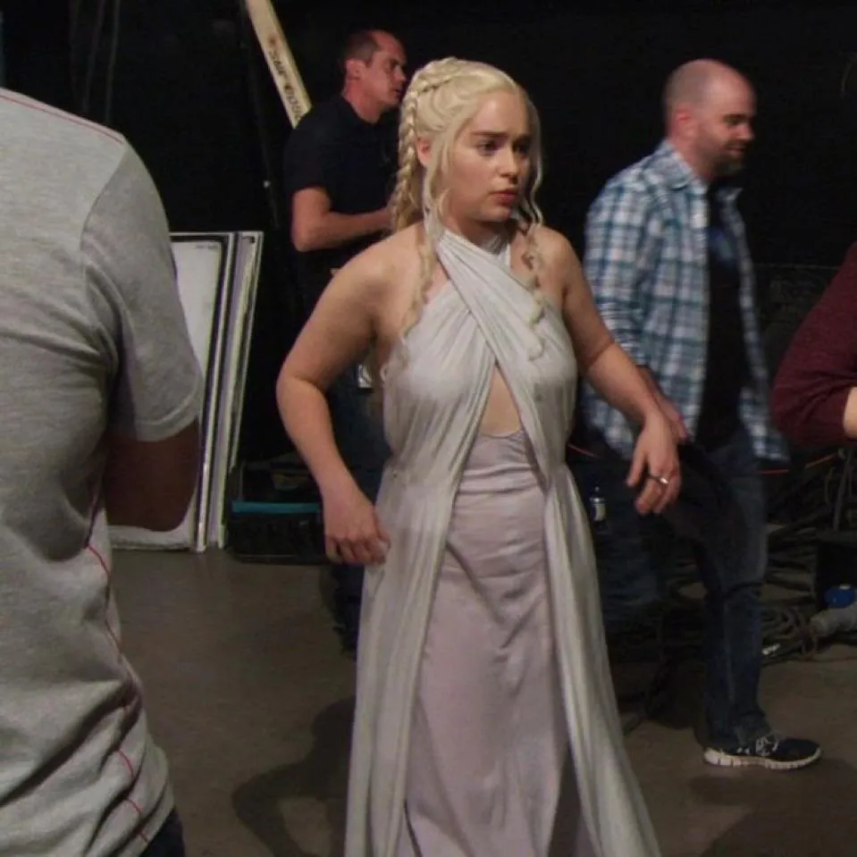 Emilia behind the scenes