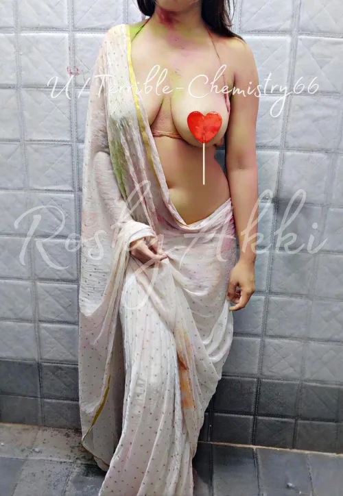 Happy Belated Holi 🎆 Blouseless Saree is Always Best to Play🔥Live Video Calls Available. Read Bio Before pinging. Happy Connecting 💓