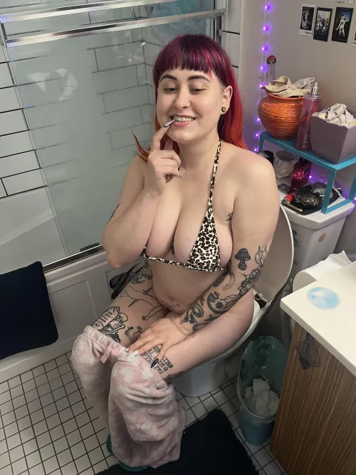 i loveeee watching ur dick grow while u watch me pee