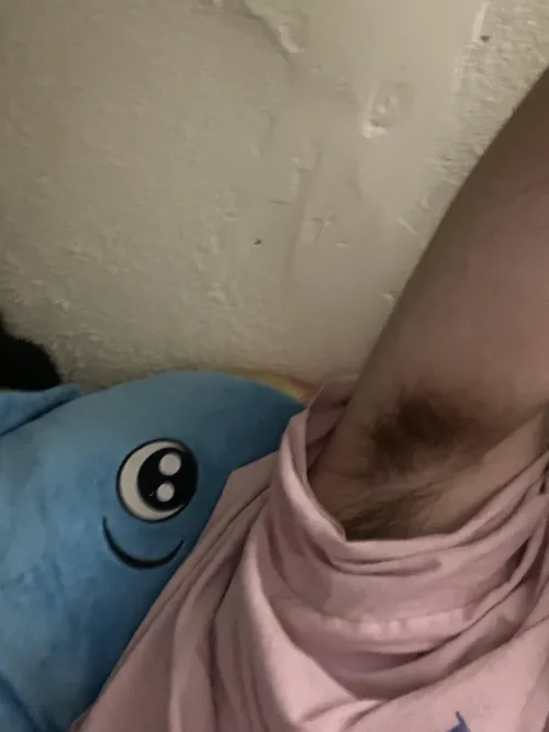 Kinda sweaty, hope you don’t mind the smell ;)