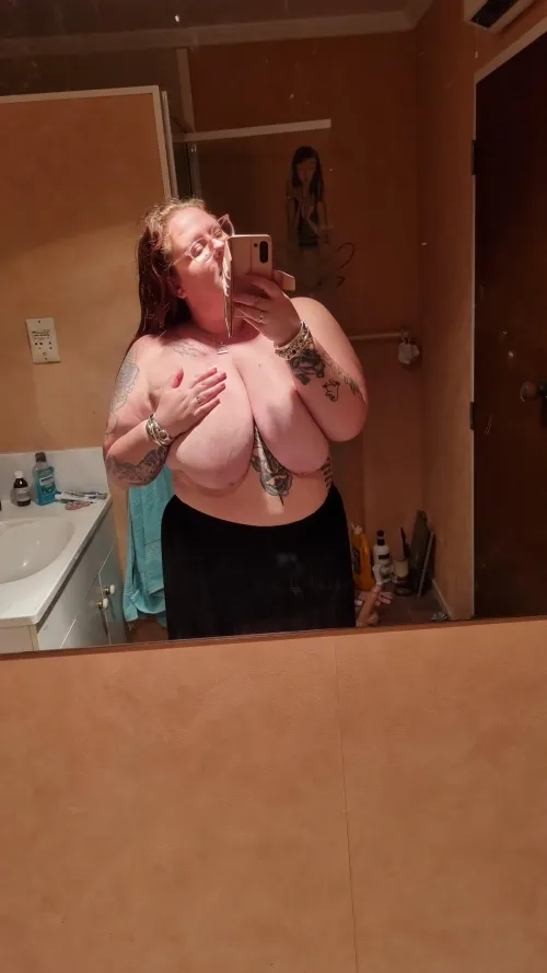 Naturally busty bbw