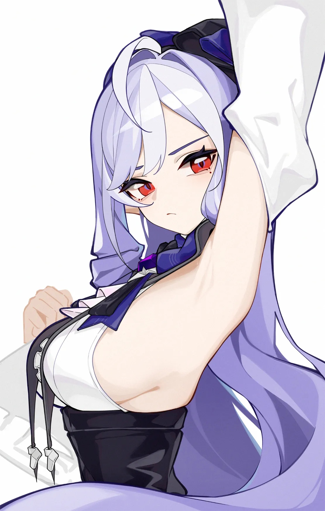 Vivian's side booba and armpits