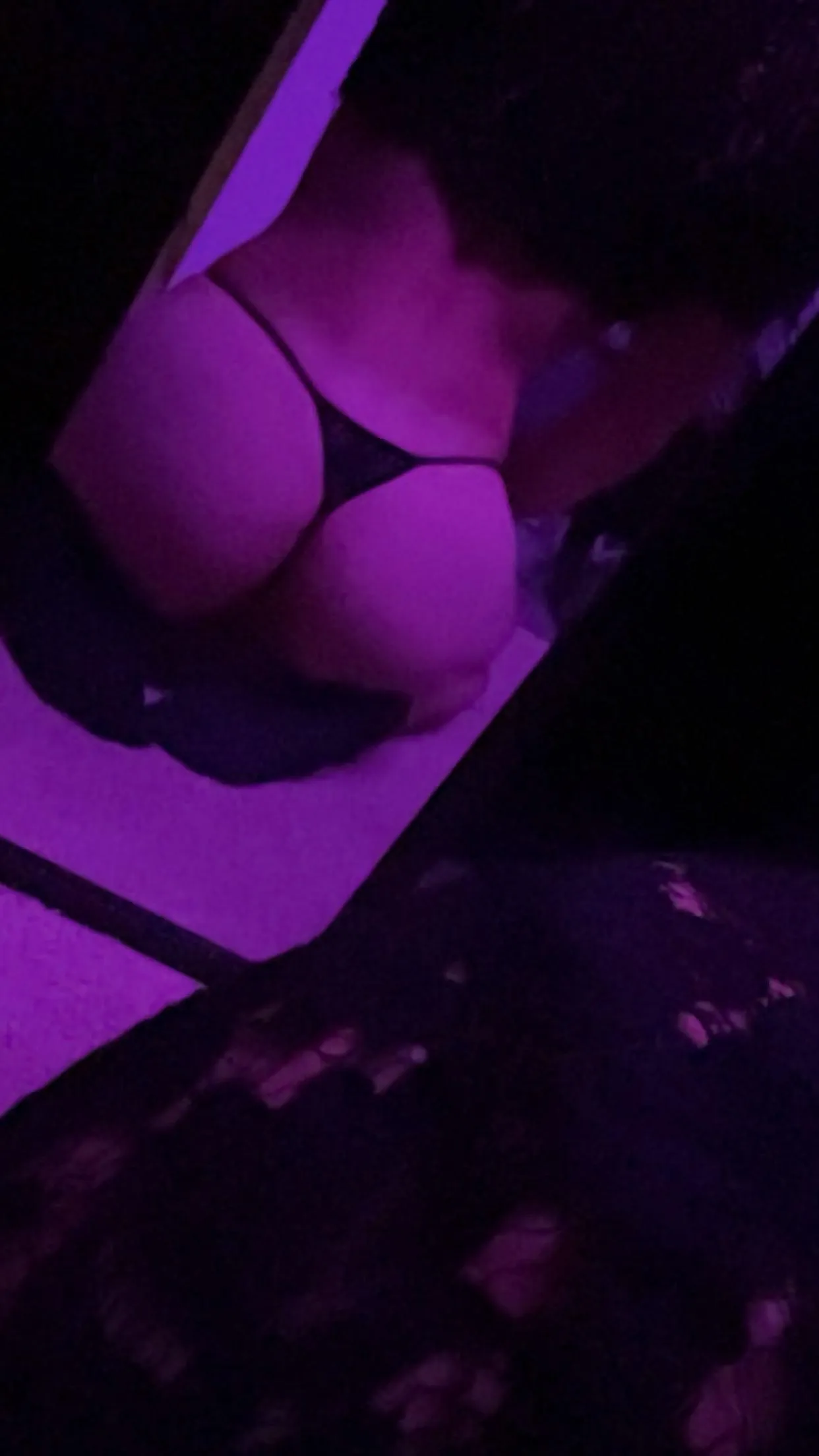 Zoek een sissy die mij wilt opleiden tot sissy 😊