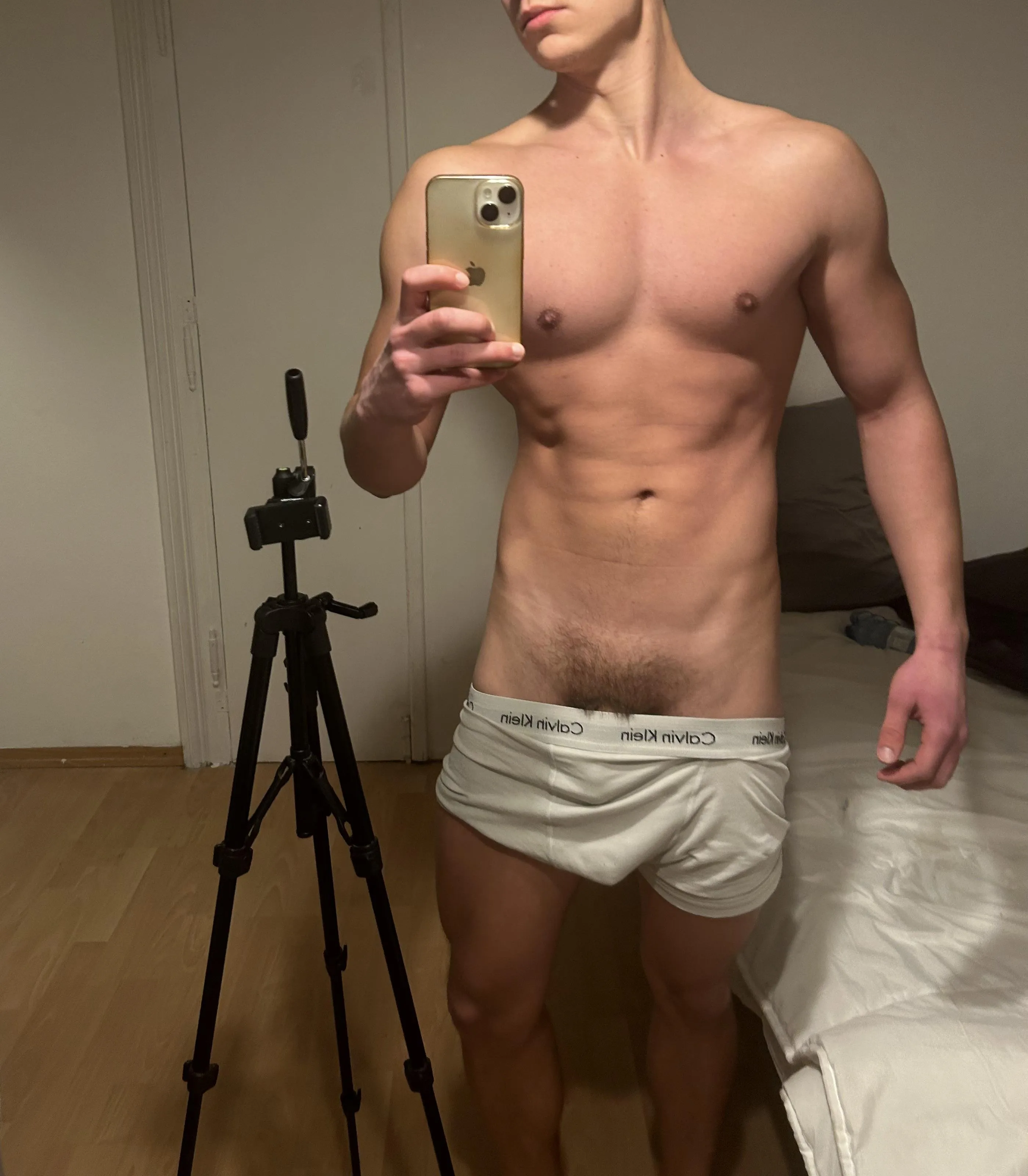 (20)Am i hairy enough?