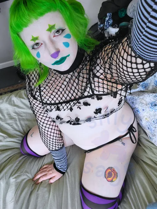 anyone here with a clown fetish? ──★ ˙ ̟🎪