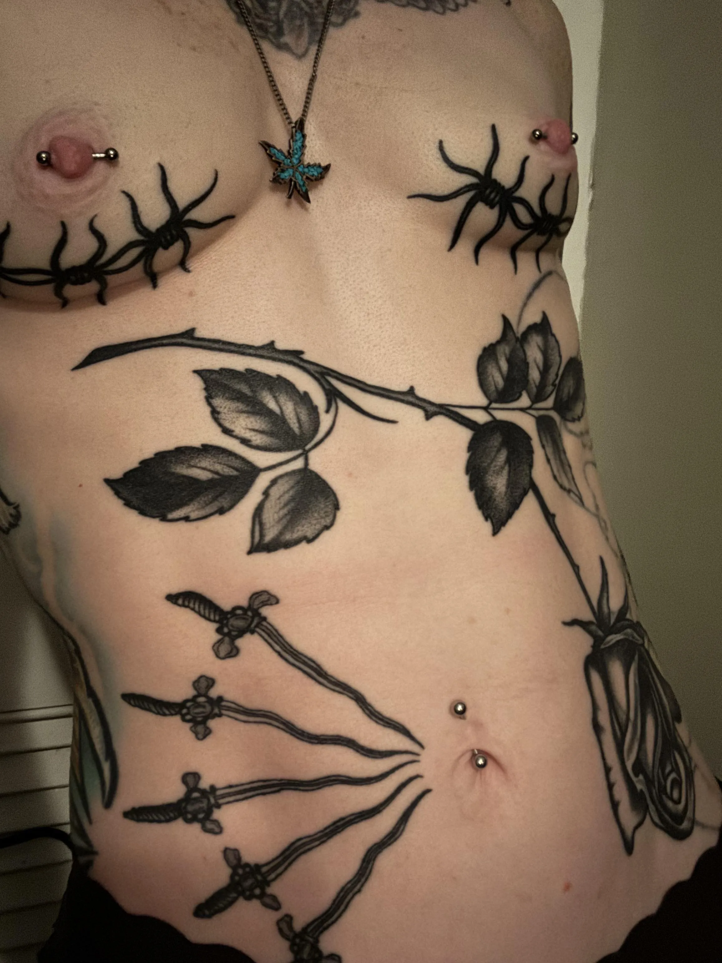 Anyone like small tits? Cum talk to me