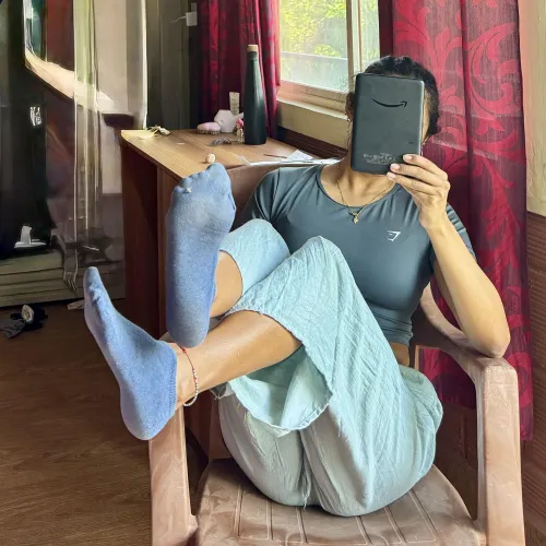 bring your tongue closer