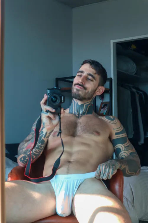 Bury your nose here and come out alive 😘👃